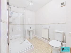 Bungalow En Suite - click for photo gallery